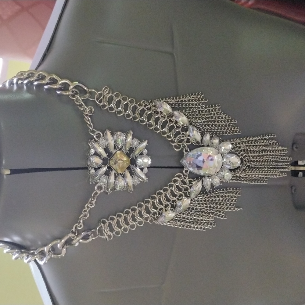 Silver Chunky Chain Layered Rhinestone & Tassel Necklace EUC
